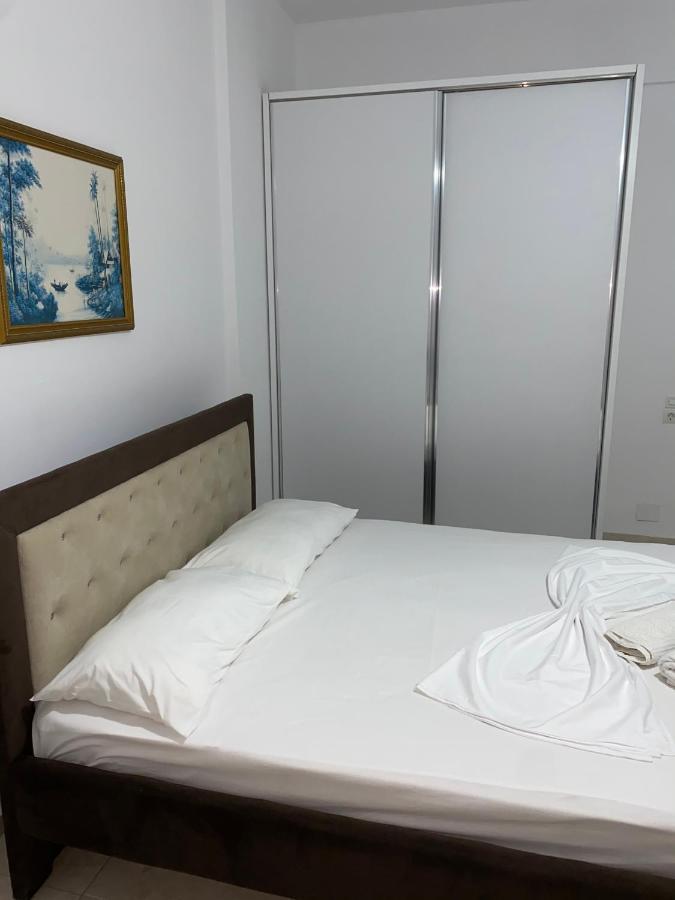 Am Apartment Sarande Bagian luar foto