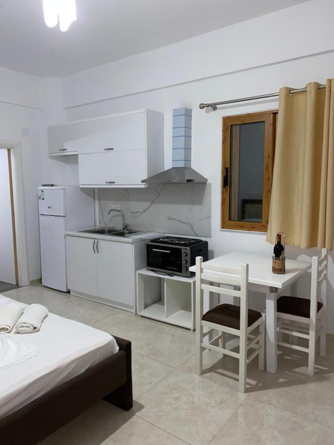 Am Apartment Sarande Bagian luar foto